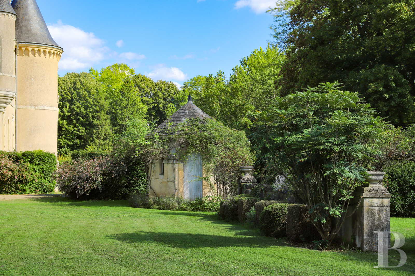 Dans la Sarthe, à l’est du Mans, un château du 19e siècle d’inspiration Renaissance dans son parc de onze hectares - photo  n°35